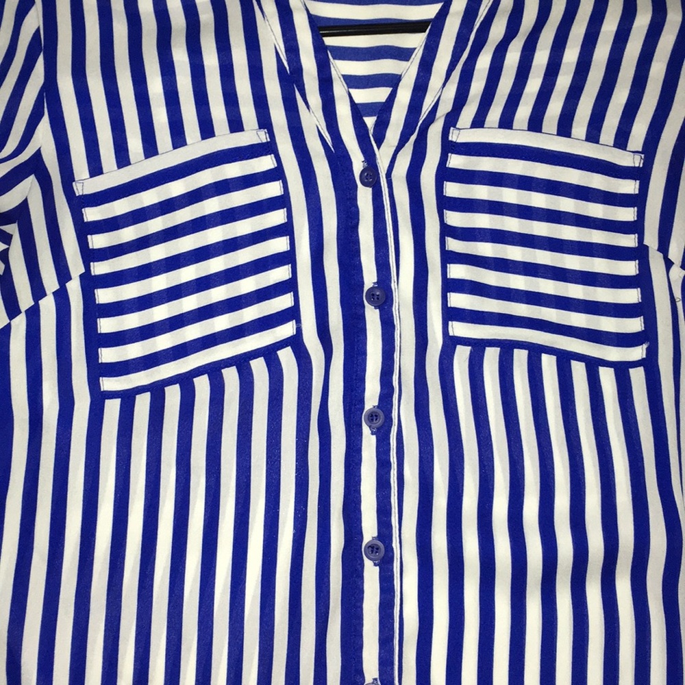 Button up shirt - Picture 2 of 4